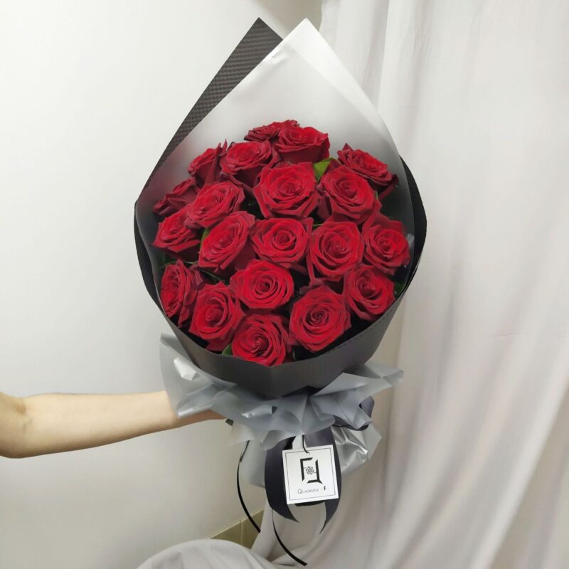 Red Rose Bouquet Quadruple Flower BH010001 01