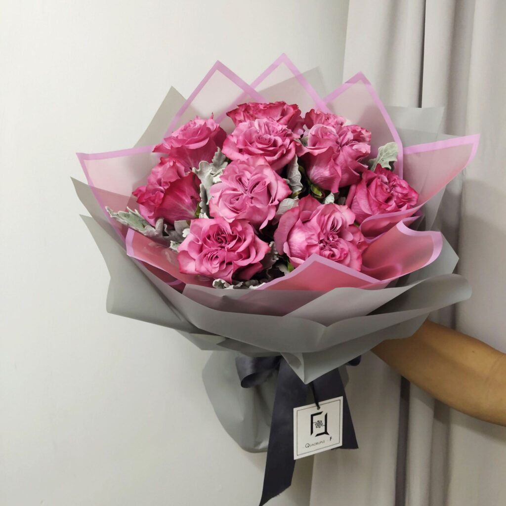 玫瑰花卉 💐 乌特勒支24朵混色玫瑰花束| 乌特勒支花店