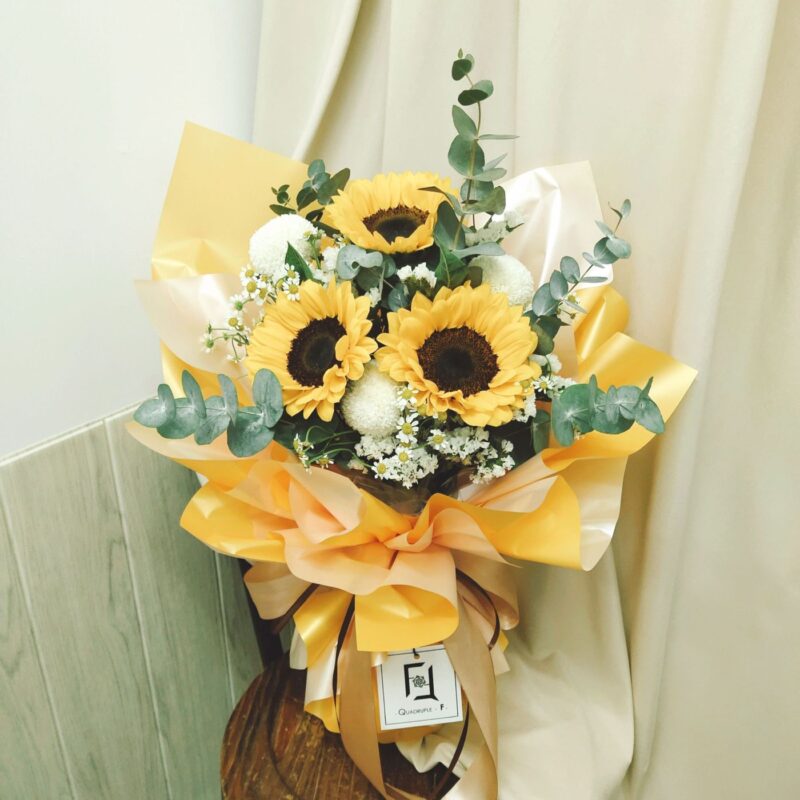Sunflower with White Pompon Bouquet Quadruple Flower BL060002 03