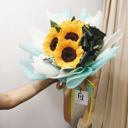 Sunflower with White Statice Bouquet Quadruple Flower BL060004 01