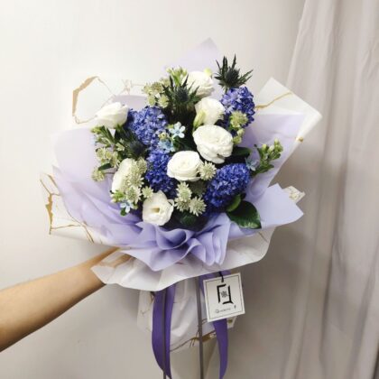 White Eustoma with Blue Hyacinth Bouquet Quadruple Flower BL100002 01