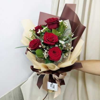 Red Rose with White Waxflower Bouquet Quadruple Flower BM010002 01