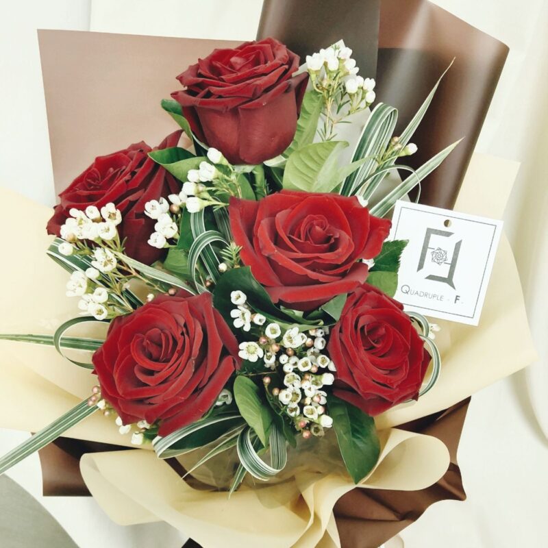 Red Rose with White Waxflower Bouquet Quadruple Flower BM010002 02