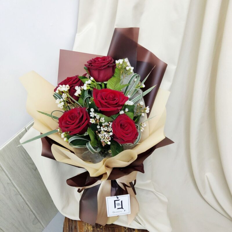 Red Rose with White Waxflower Bouquet Quadruple Flower BM010002 03