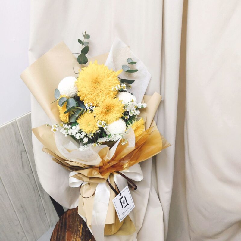 Teddy Bear Sunflower with White Pompon Bouquet Quadruple Flower BM060001 03