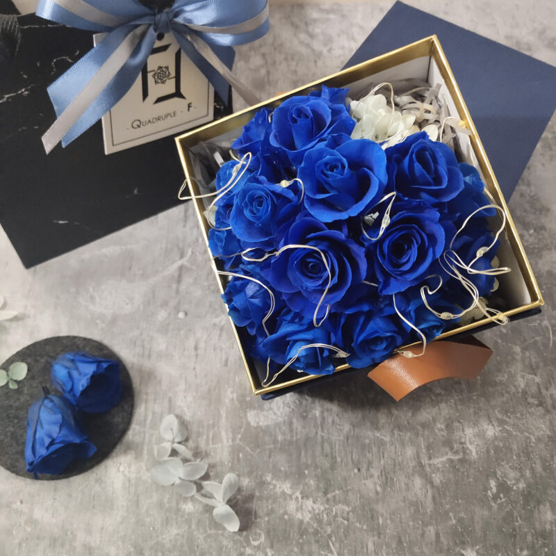 Preserved Flower Blue Roses Love Box (with Lights) Quadruple Flower PT010020 01