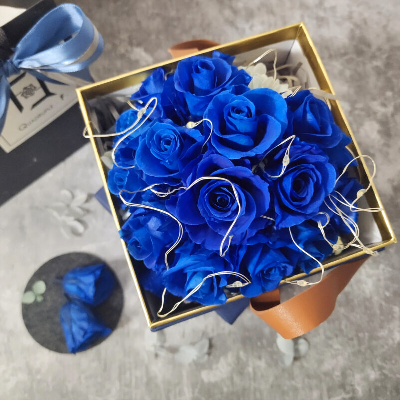 Preserved Flower Blue Roses Love Box (with Lights) Quadruple Flower PT010020 03