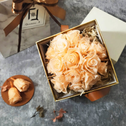 Preserved Flower Champagne Roses Love Box (with Lights) Quadruple Flower PT010021 01