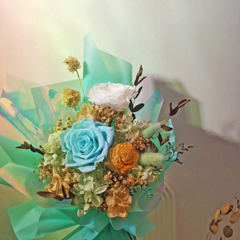 Preserved Flower Tiffany & White Rose Bouquet PB010029