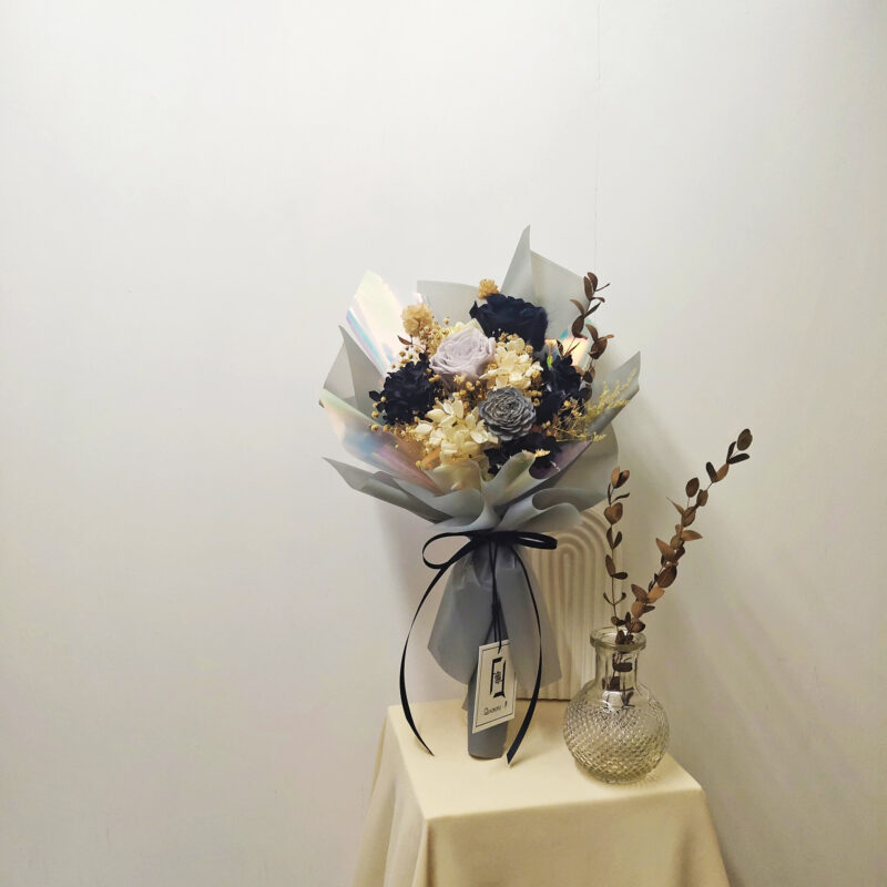 Preserved Flower Black & Grey Rose Bouquet PB010032