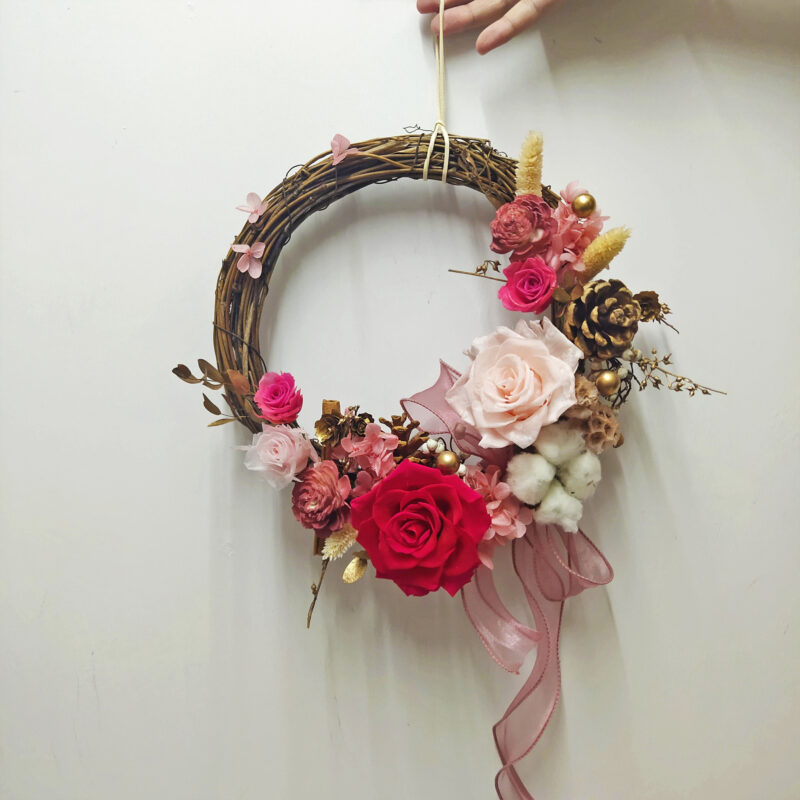 Warm Sweetie CHRISTMAS | Preserved Flower Hot Pink & Pink Rose Christmas Wreath