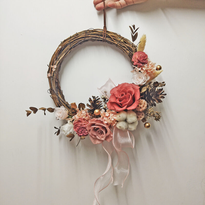 Beauty Retro CHRISTMAS | Preserved Flower Retro Red & Dusty Pink Rose Christmas Wreath