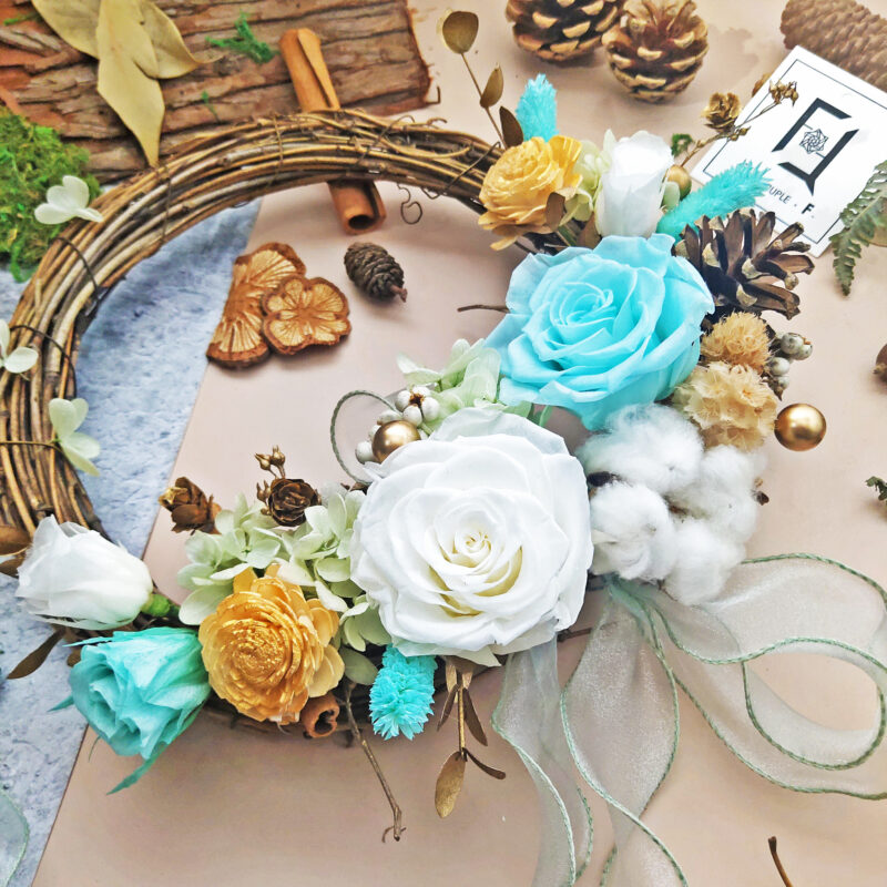 Freshness Pure CHRISTMAS | Preserved Flower Tiffany & White Rose Christmas Wreath