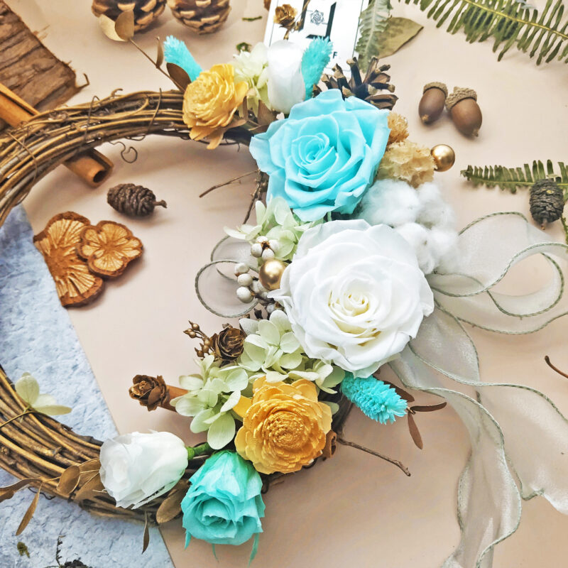 Freshness Pure CHRISTMAS | Preserved Flower Tiffany & White Rose Christmas Wreath