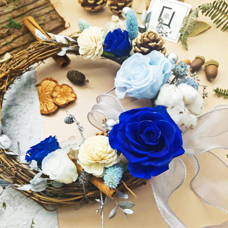 Royal Ocean CHRISTMAS | Preserved Flower Dark & Light Blue Rose Christmas Wreath