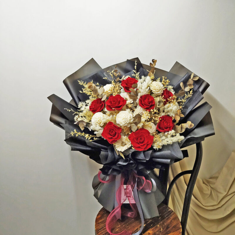 Classic B.VIII | Preserved Flower Red Rose Bouquet