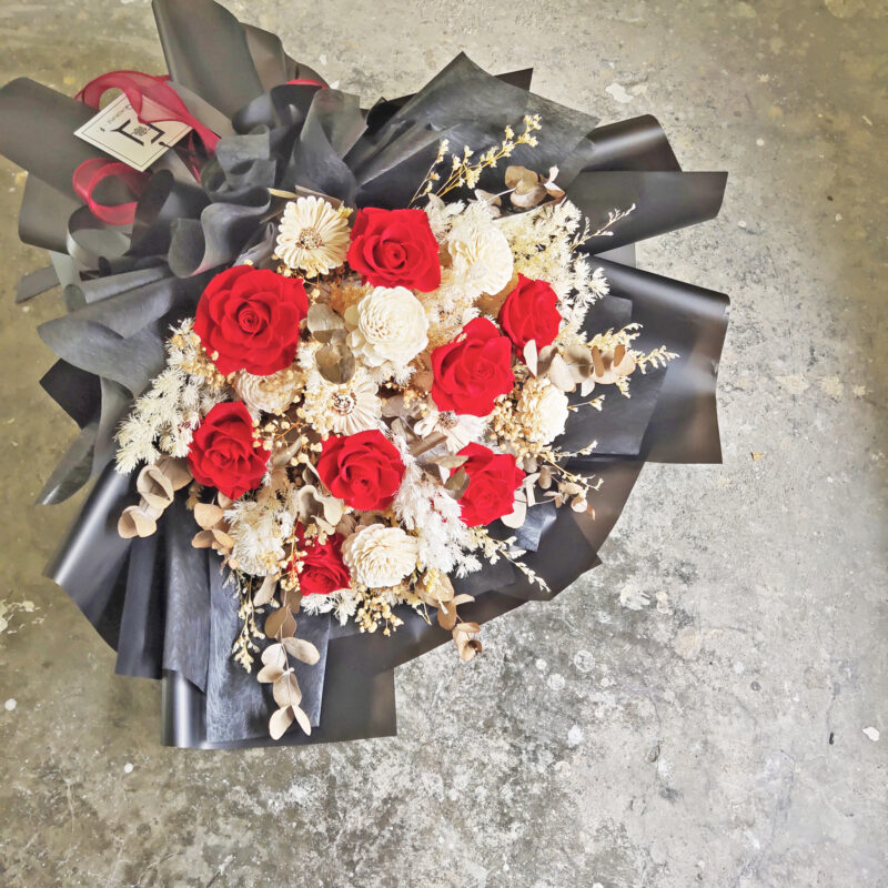 Classic B.VIII | Preserved Flower Red Rose Bouquet