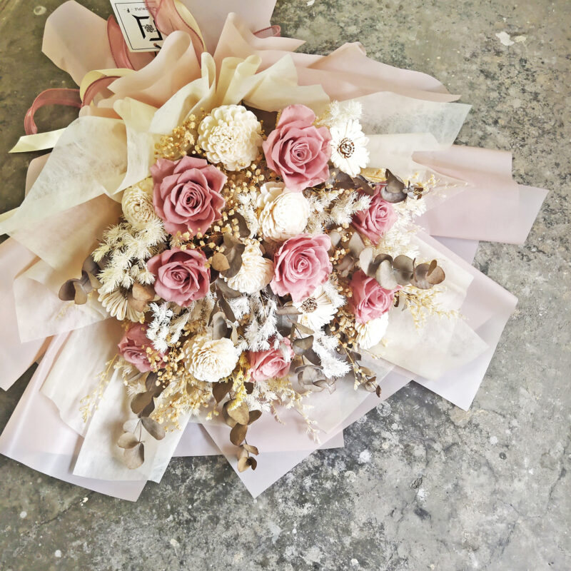 Retro B.VIII | Preserved Flower Dusty Pink Rose Bouquet