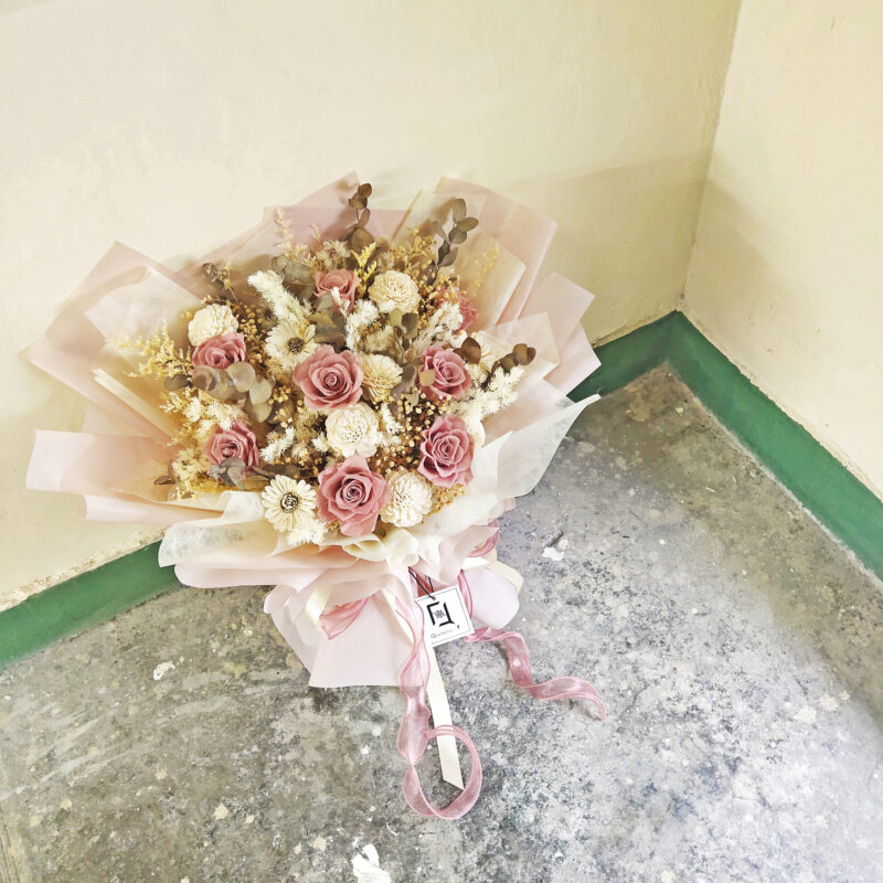 Retro B.VIII | Preserved Flower Dusty Pink Rose Bouquet
