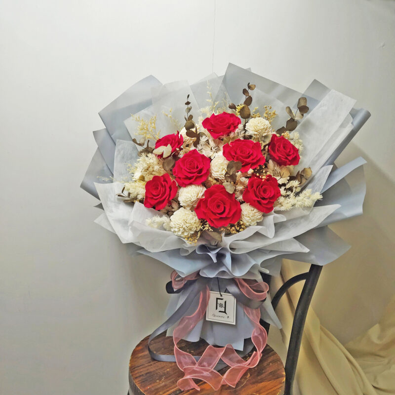 Warm B.VIII | Preserved Flower Hot Pink Rose Bouquet