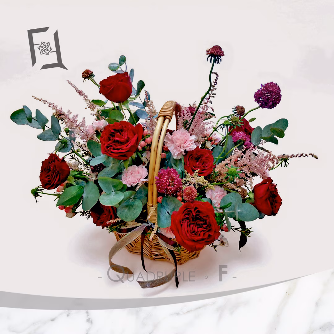 Crimson Blaze | Red Rose Table Arrangement – Grand Opening Congratulatory Flower Basket 1 赤焰映紅 | 紅玫瑰枱花開張花籃祝賀花籃 TP010001