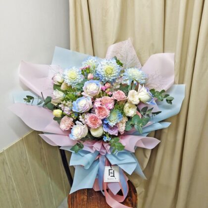 永恆寵愛 | 染色粉藍玫瑰粉小玫瑰鮮花花束 - BH010006