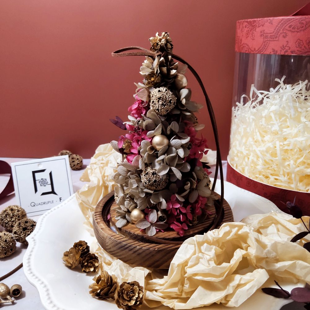 Hydrangea CHRISTMAS Tree | Preserved Flower Hydrangea with Long Glass Dome 1 Hydrangea CHRISTMAS Tree | Preserved Flower Hydrangea with Long Glass Dome