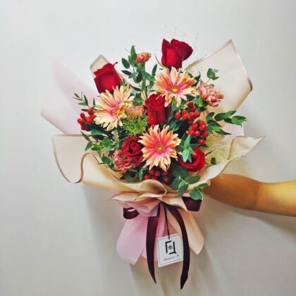 豐富寵愛 | 紅玫瑰粉非洲菊鮮花花束 - BM010005