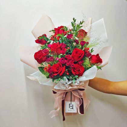 粹美真愛 | 紅玫瑰紅小玫瑰鮮花花束 - BL010029