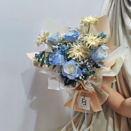 Blue‑White-Rose-Curled-Gerbera-Sunflower-Fresh-Flower-Bouquet-BM010009