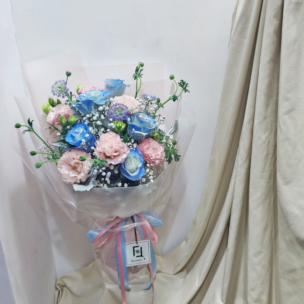 粉藍心語 | 藍白玫瑰洋桔梗鮮花花束 2 粉藍心語 | 藍白玫瑰洋桔梗鮮花花束 - BM010010