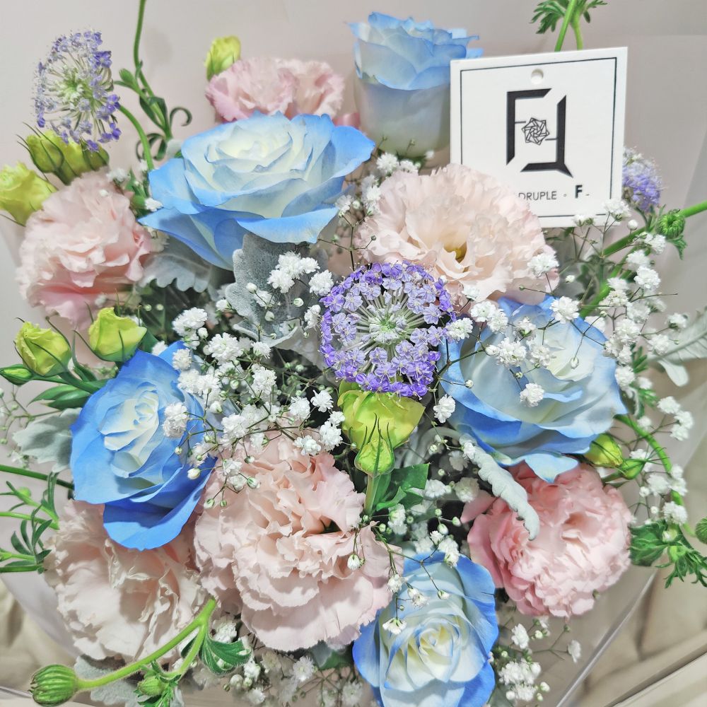 粉藍心語 | 藍白玫瑰洋桔梗鮮花花束 3 粉藍心語 | 藍白玫瑰洋桔梗鮮花花束 - BM010010