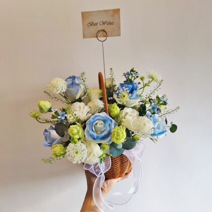 碎冰藍玫瑰藍星花鮮花枱花手提花籃 TP010006