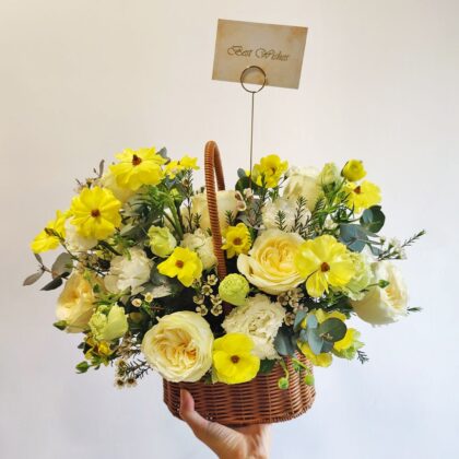 米白庭園玫瑰蝴蝶洋牡丹鮮花枱花手提花籃 TP010009