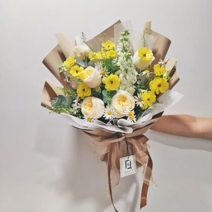 米白庭園玫瑰紫羅蘭鮮花花束 BM010012