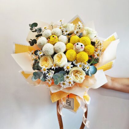 笑哈哈乒乓菊米白庭園玫瑰哈哈笑鮮花花束 BL010040