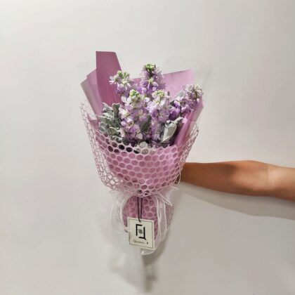 紫羅蘭銀絨葉鮮花花束 BS100015