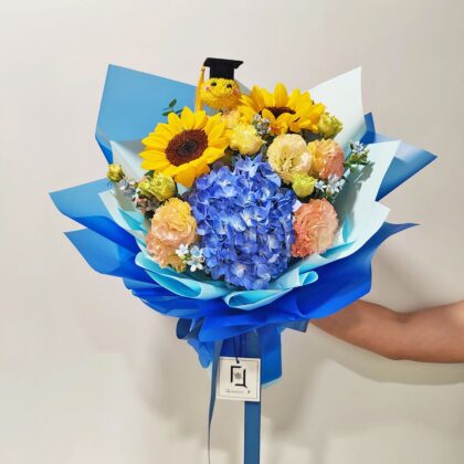 向日葵藍繡球畢業帽鮮花花束 BL060008