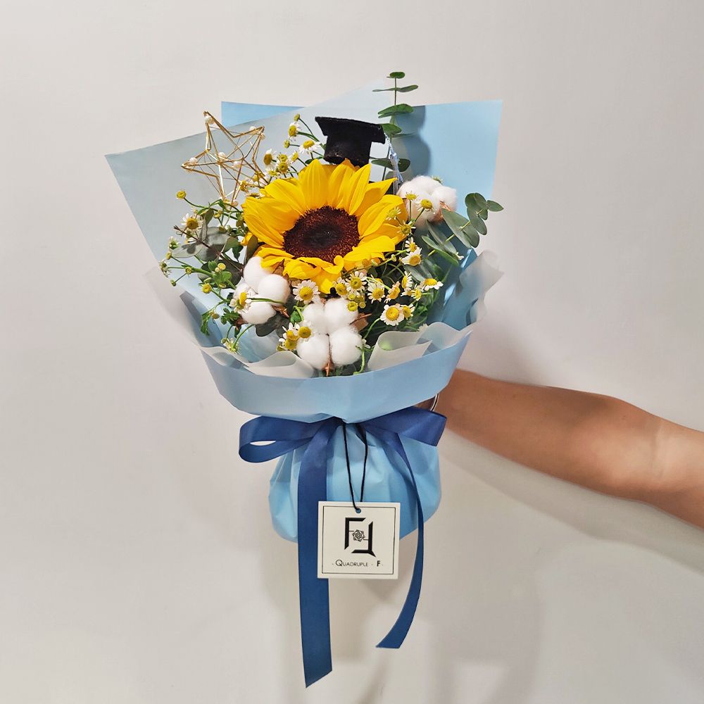 Star Seeker | Sunflower, Cotton & Graduation Cap Fresh Flower Bouquet 1 Star Seeker | Sunflower, Cotton & Graduation Cap Fresh Flower Bouquet - BS060004