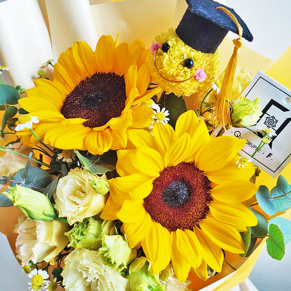 夢想啟程 | 向日葵洋甘菊畢業帽鮮花花束 2 夢想啟程 | 向日葵洋甘菊畢業帽鮮花花束 - BM060006