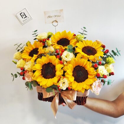 向日葵香檳洋桔梗鮮花枱花心意花籃 TP060002