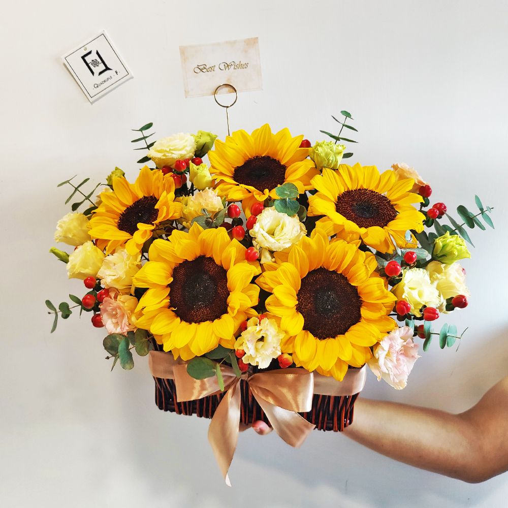 旭日高升 | 向日葵香檳洋桔梗鮮花枱花心意花籃 1 旭日高升 | 向日葵香檳洋桔梗鮮花枱花心意花籃 - TP060002