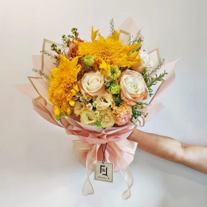 鮮花花束 & 永生花 | 香港花店 17 重瓣向日葵卡其白玫瑰鮮花花束 BL060009
