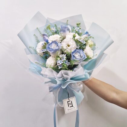 冰晶星語 | 白噴藍玫瑰藍星花鮮花花束 - BM010022