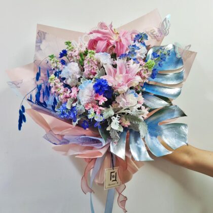 幻藍星蝶 | 雙托粉紅百合紫藍康乃馨鮮花花束 - BL050001