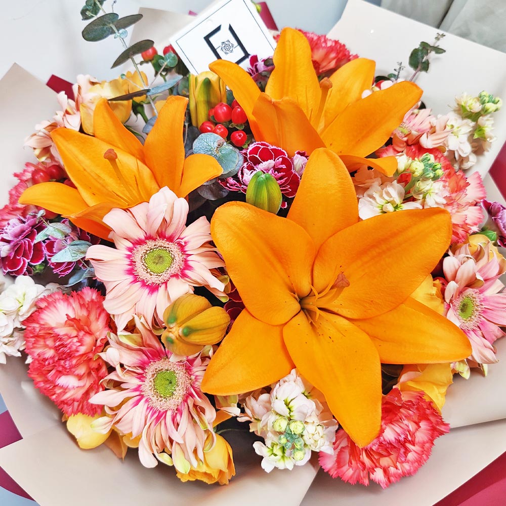 熾熱晨曦 | 橙百合橙紅康乃馨鮮花花束 2 熾熱晨曦 | 橙百合橙紅康乃馨鮮花花束 - BL050002