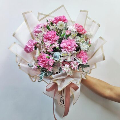 桃粉凝霜 | 桃粉康乃馨粉小百合鮮花花束 - BL070007