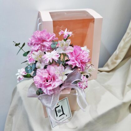桃紅初雨 | 桃粉紅康乃馨鮮花花盒 - TC070004