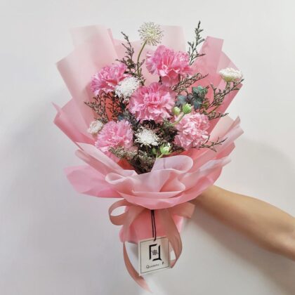 嬌紅初綻 | 桃粉紅康乃馨翠珠鮮花花束 - BM070010