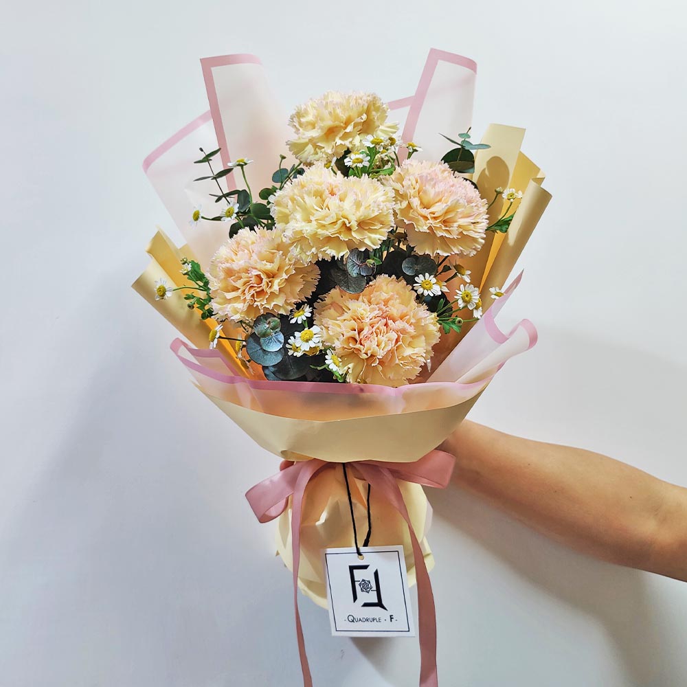 歲月靜好 | 粉邊香檳康乃馨洋甘菊鮮花花束 1 歲月靜好 | 粉邊香檳康乃馨洋甘菊鮮花花束 - BM070007